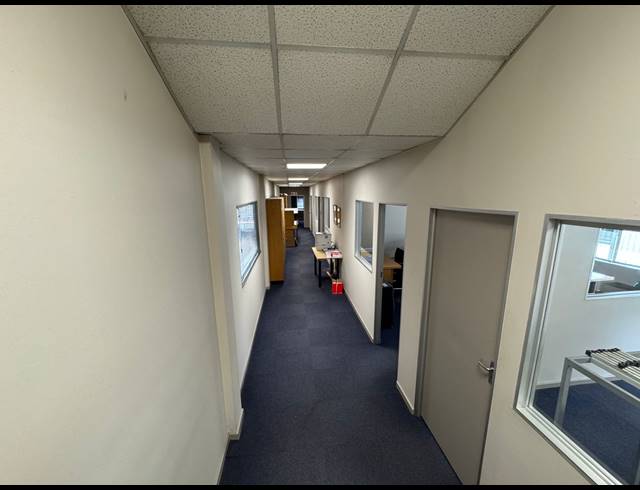 512M² WAREHOUSE TO LET IN WYNBERG